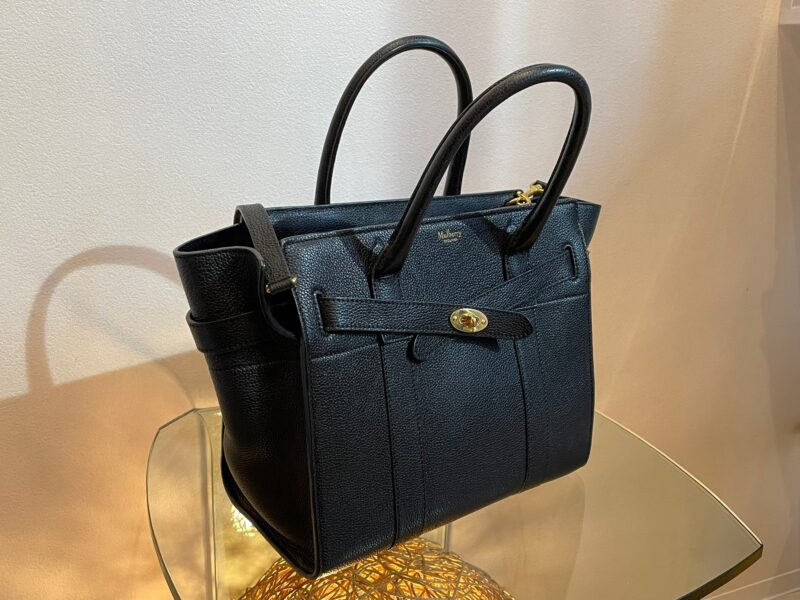 マルベリーのスモール ジップド ベイズウォーターのブラックレザーバッグ