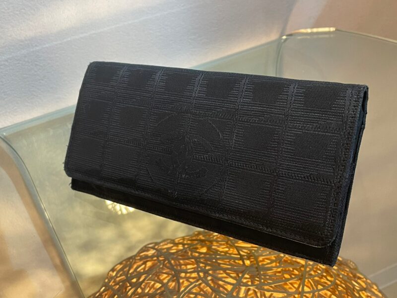 シャネルの財布