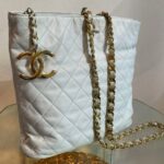 シャネル クラシック バッグ キャビアスキン ホワイト