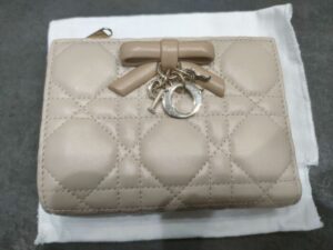 Lady Dior Dahlia ウォレット カナージュ ラムスキン
