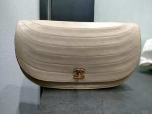 シャネル ハーフムーン ショルダーバッグ