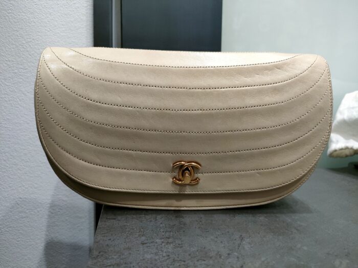 シャネル ハーフムーン ショルダーバッグ