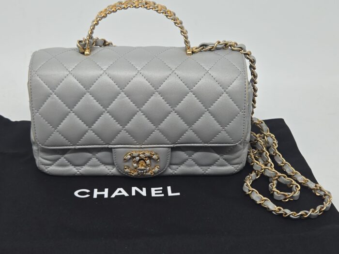 CHANEL トップ ミニ マトラッセ